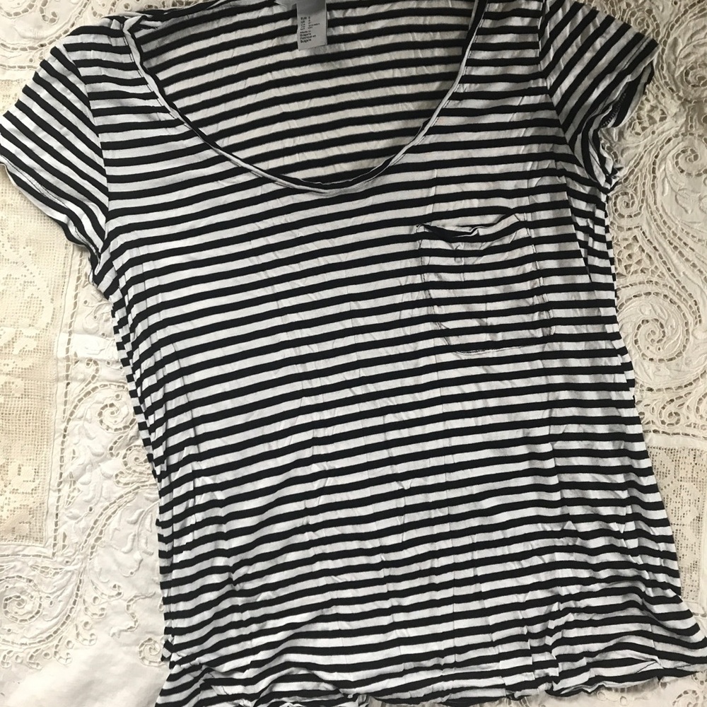 H&M striped tee shirt 🐾🦓⚽️🦓🐾